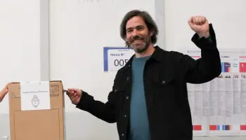 Nicolás del Caño: "El gobierno no tiene el apoyo que tuvo antes"