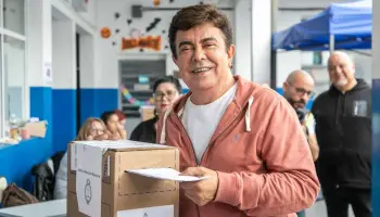 Fernando Espinoza votó y destacó una alta participación en La Matanza
