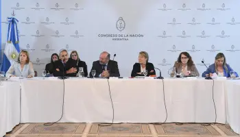 Defensor del Pueblo: Entre el hermetismo político y la pantomima institucional