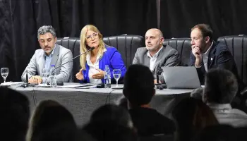 Verónica Magario: “Este presupuesto pone en valor a la gente y defiende a la Provincia”