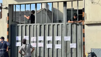 Continúa el conflicto en Acerías Berisso: "La empresa mantiene la planta cerrada y no da respuestas”