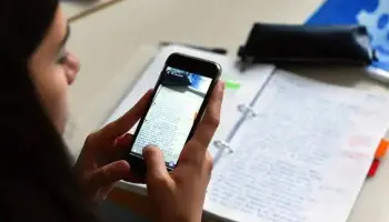 "La falta de límites y el uso desmedido de pantallas están generando una crisis en la escuela"