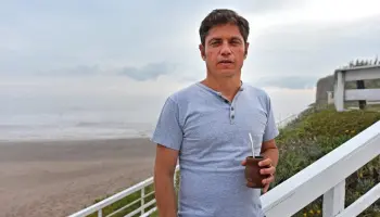 Axel Kicillof gasta 1.8 millones diarios en una colonia de vacaciones para hijos de funcionarios