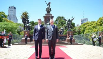 Gideon Sa’ar inició su visita oficial al país y reforzó la alianza política, económica y estratégica