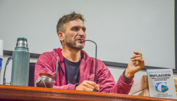 “Hoy retrocede el trabajo formal registrado y avanzan los trabajos informales”