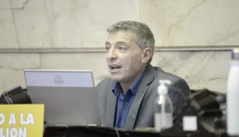 Juan Carlos Giordano: “La reforma laboral prepara una nueva privatización de las jubilaciones”