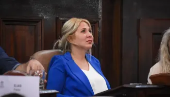 Navidad de los Humildes en Plaza Moreno: “Servir un plato de comida es un acto de amor”