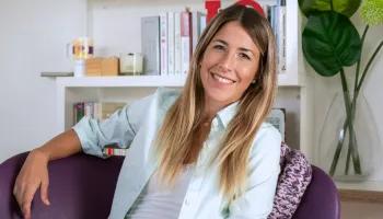 "Las redes sociales hiperestimulan el cerebro y dañan la atención de niños y adolescentes"