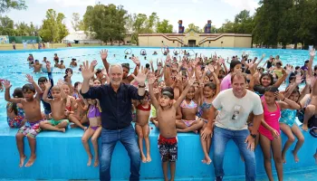 La Plata: Julio Alak recorrió la colonia de verano de la República de los Niños