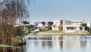 Alquilar el estatus: La nueva geografía social de los barrios cerrados