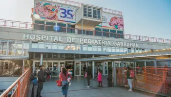 Trabajadores del hospital Garrahan en alerta por sanciones y despidos: “Nos tratan como delincuentes”