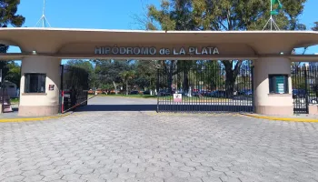 Denuncia en el turf bonaerense: “No me dejan trabajar, me están cortando la libertad de trabajo”