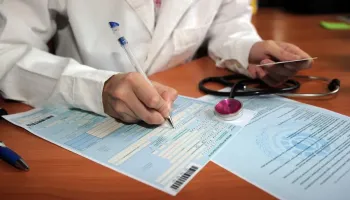 Reforma de licencias por enfermedad: Del castigo al empleador a un sistema solidario y sostenible