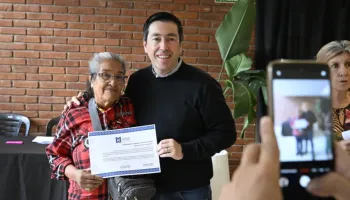 Leo Nardini entregó 33 escrituras definitivas en Malvinas Argentinas