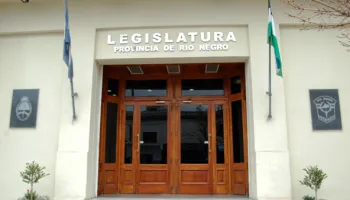 Río Negro: El discurso de Alberto Weretilneck dividió a la Legislatura
