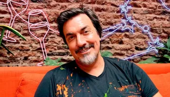 Joe Fernández: “La astrología es un idioma que te permite divertirte y pasarla bien”