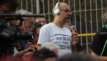 "Hay generaciones que crecieron con la teoría de los dos demonios revivida"