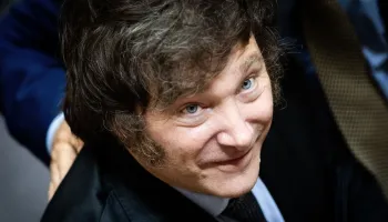 Desempleo en alza y ajuste estatal en el plan de Javier Milei para 2026