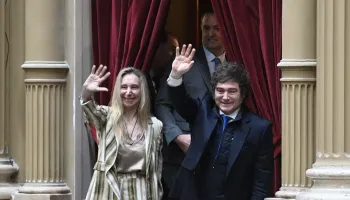 Rifar los bienes del estado para financiar a las Fuerzas Armadas