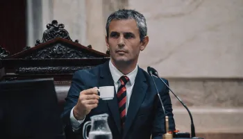 Martín Menem y el contrato para sostener el servicio gastronómico interno