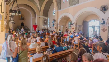 San Fernando: Multitudinaria recorrida por las 7 iglesias en Viernes Santo