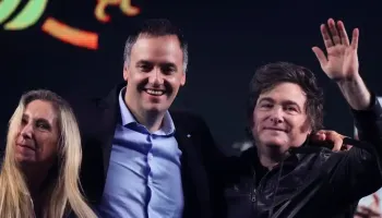 "Si Manuel Adorni quiere al presidente, debería dar un paso al costado"