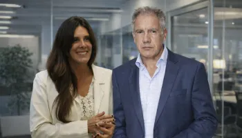 Infobae y embajadas que financian Chequeado lideran evento sobre injerencia rusa