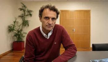 La crisis de Gabriel Katopodis: Una minibús de 134 millones en clave electoral