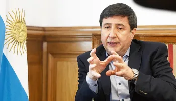 Daniel Arroyo: “El endeudamiento es el núcleo del problema social en Argentina”