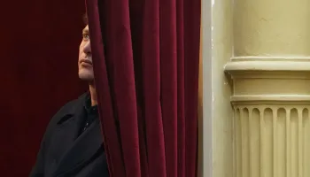 Santiago Caputo, atado al “cajero de Karina”