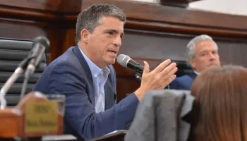 Armas no letales en La Plata: "Es una herramienta para marcar presencia política"