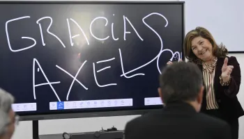 Precariedad y millones: Las proveedoras de limpieza de Axel Kicillof
