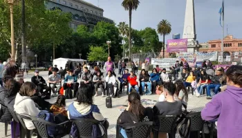 Clases públicas en la UBA antes de la Marcha Federal Universitaria