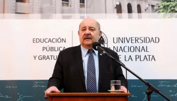 La UNLP y la distancia entre el discurso y los hechos