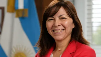 Silvina Batakis en la mira: precarización y exceso de caciques en Hábitat