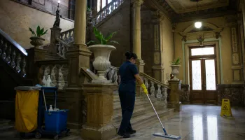 Empresas de limpieza: deudas, cheques rechazados y la sombra de la corrupción