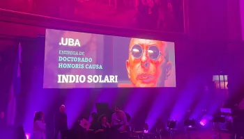 Homenaje y Pogo en la UBA: Así fue la entrega del Honoris Causa al Indio Solari