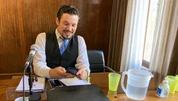 Caso Adorni: "Es tan incapaz en todo lo que hace que ni siquiera supo robar”