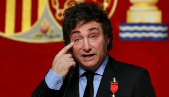 Desindexación de hecho: los links oficiales que incomodan a Javier Milei abren en blanco