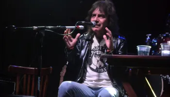 El baterista y escritor Sergio Gramática presentó su nuevo libro