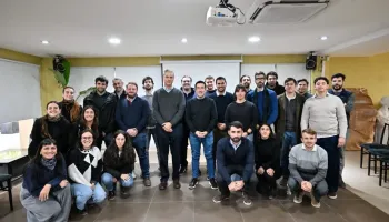 Malvinas Argentinas: Leo Nardini recibió a estudiantes del CIAS