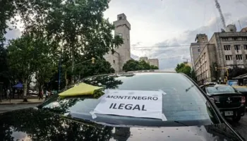 "No queremos una pelea entre pobres”: Taxistas de Mar del Plata a las piñas contra Uber