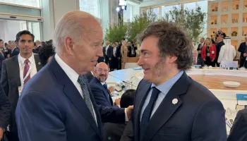 Javier Milei le dará un negocio de 900 millones a exasesor del Barack Obama y Joe Biden