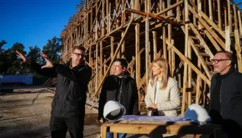 Leo Nardini y Verónica Magario recorrieron las obras del Distrito Malvinas
