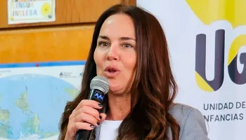 Para el Pro de Rosario, "la presencia de Adorni en el Monumento a la Bandera fue una vergüenza"