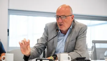 Córdoba: “Están dejando una municipalidad paralela con 18 mil contratados en forma precaria”