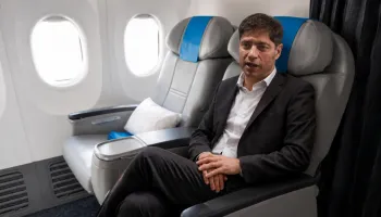 Axel Kicillof contrató viajes por 63 millones a una empresa de Aerolíneas Argentinas