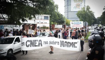 Despidos en la CNEA: "Todo apunta a entregar todo lo que puedan a empresas privadas"