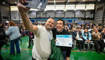 Malvinas Argentinas: Leo Nardini entregó casi 2.000 diplomas y destacó la educación