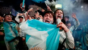 8 de cada 10 argentinos usó el Mundial como escudo contra el “vacío existencial” y la “orfandad colectiva”